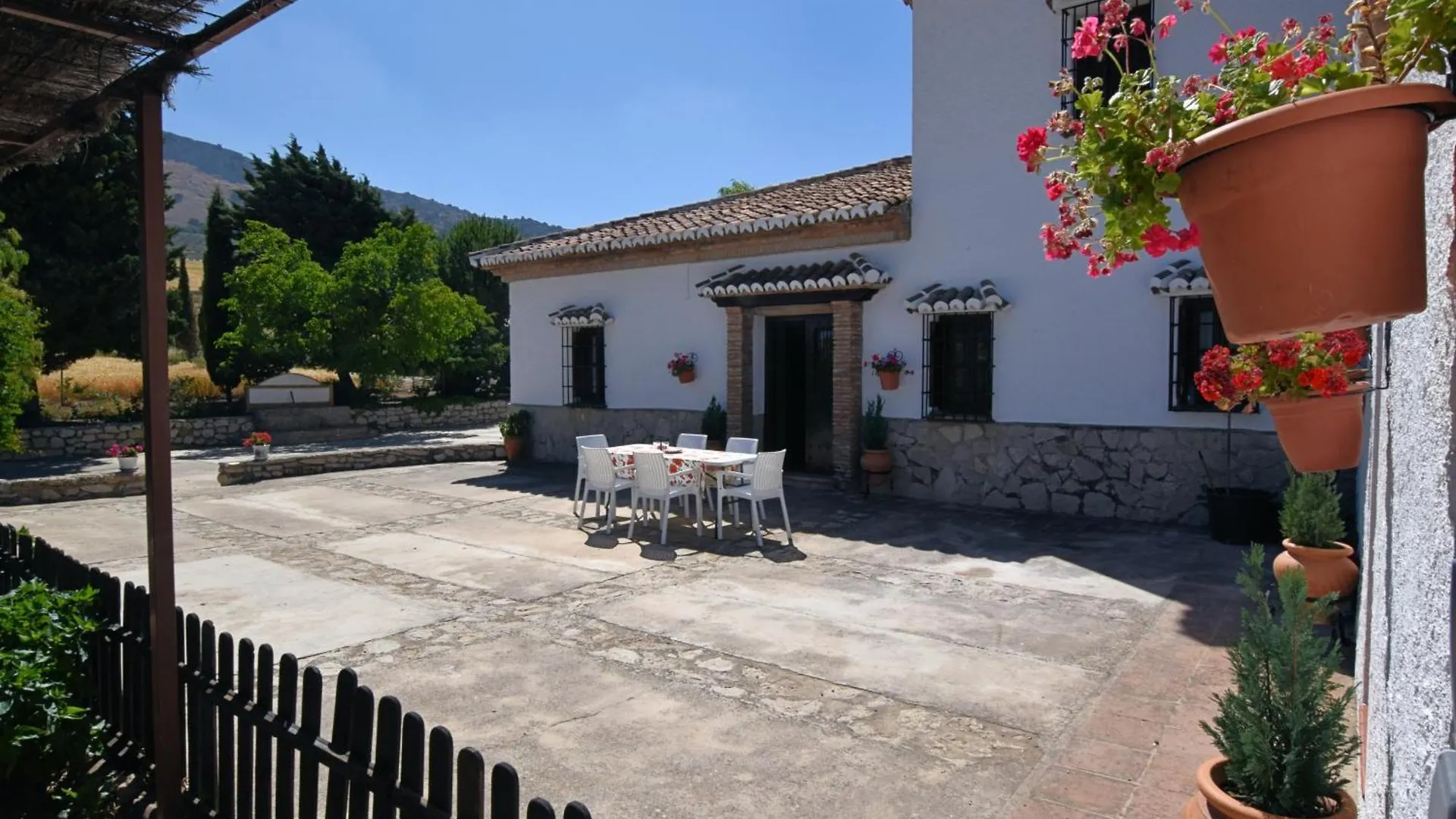 Cortijo Los Alazores Loja Holiday home