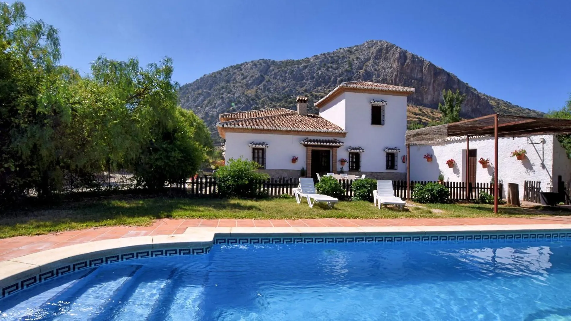Cortijo Los Alazores Loja Holiday home